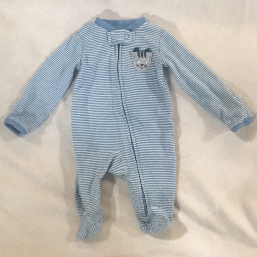 Carter’s footed pjs